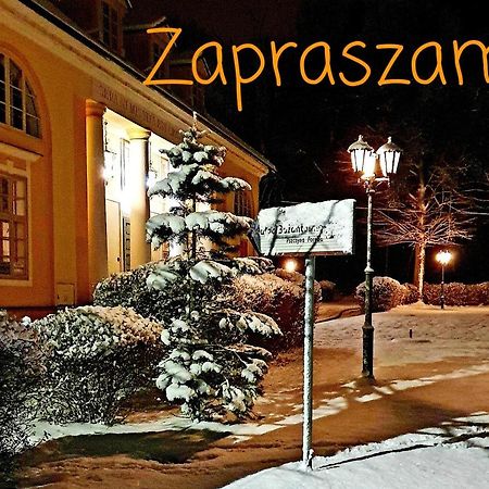 Palac Bazantarnia بيشتنا المظهر الخارجي الصورة